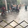 Pemerintah Kota Cimahi sedang melakukan perbaikan cepat terhadap jembatan yang amblas di Jalan Demang Hardjakusumah, tepat di depan kantor wali kota.