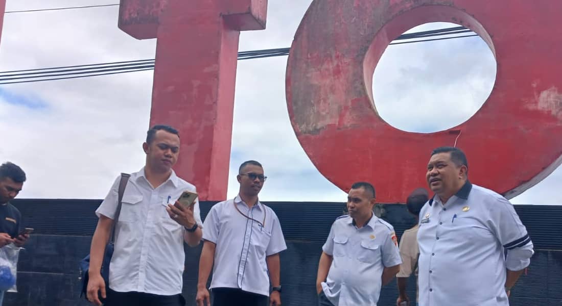 Masyarakat Hative Besar Swadaya Pembersihan dan Pengecatan Monumen ACOM