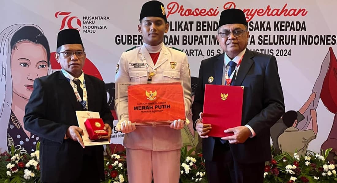 Pemkot Ambon Terima Duplikat Bendera Pusaka Jelang HUT RI ke-79