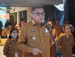 Gelar Apel Pagi, Pemkot Ambon Serahkan Insentif untuk 452 Guru PAUD dan TK