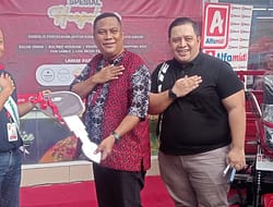 Alfamidi Serahkan Bantuan Motor Roda Tiga untuk Penanganan Sampah di Ambon