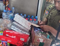Tidak Penuhi Standar Keamanan Satpol PP Kota Cimahi Sita Rokok Ilegal