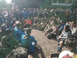 Aksi Aliansi Mahasiswa Cimahi disambut Humanis Oleh Wali Kota Cimahi dan Forkopinda