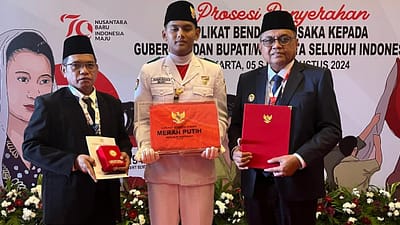 Pemkot Ambon Terima Duplikat Bendera Pusaka Jelang HUT RI ke-79
