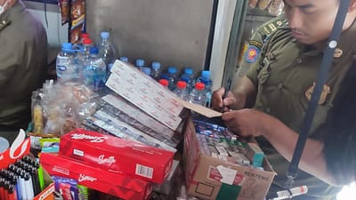 Satpol PP Kota Cimahi Sita Puluhan Ribu Batang Rokok Ilegal
