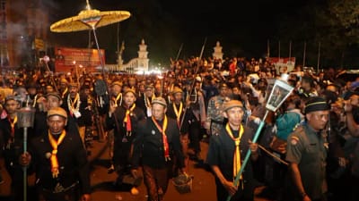 Sakral dan Meriah, Kirab Pusaka Malam 1 Syuro 2025 Teguhkan Identitas Budaya Bangsa