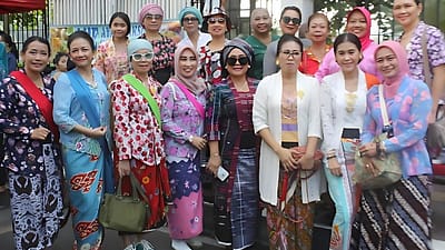 Komunita Perempuan Berkebaya.