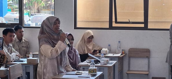 Sesi Diskusi. Pertanyaan dari Peserta Kegiatan.