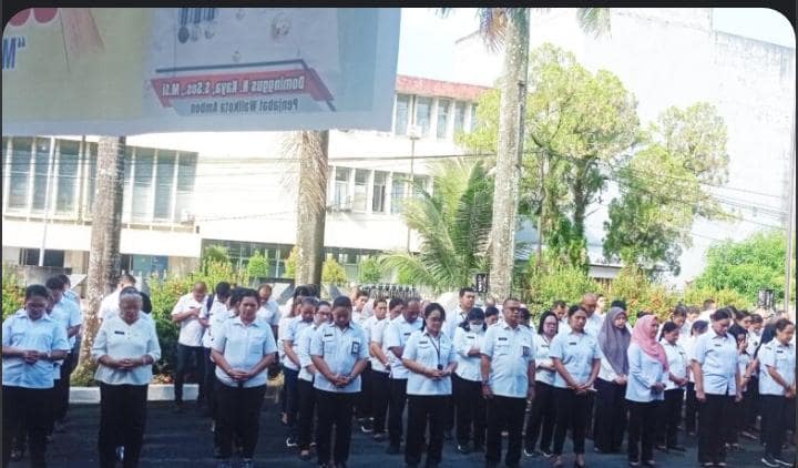 PJ Walikota Ambon Tekankan Pengelolaan Anggaran dan Netralitas ASN Saat Pimpin Apel Pagi Awali Bulan November
