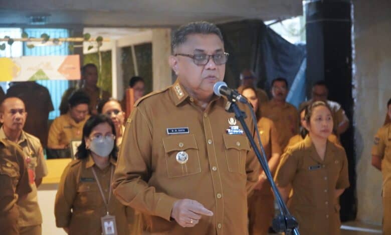 Gelar Apel Pagi, Pemkot Ambon Serahkan Insentif untuk 452 Guru PAUD dan TK
